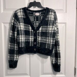 SO Women’s Fuzzy Cropped Cardigan - Black & White plaid- Size Large